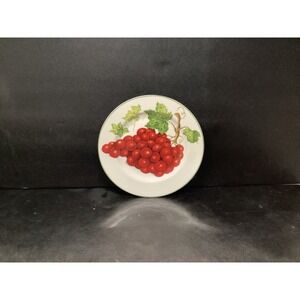 American Atelier At Home VINEYARD 8-1/4" Luncheon/Salad Plate Red Grapes #5039